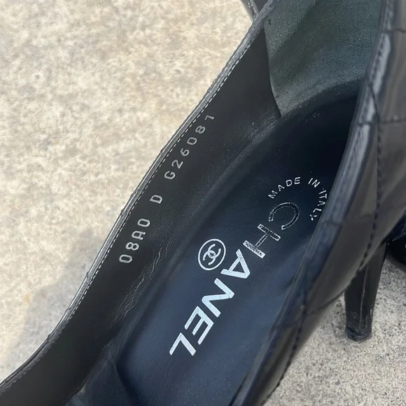 CHANEL patent leather pumps - Picture 3 of 5